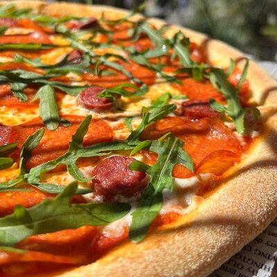 Чилийская острая в Чёрноморская пицца по цене 520 ₽