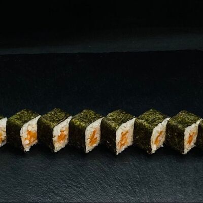 Ролл с лососем в Sushi adler по цене 499 ₽