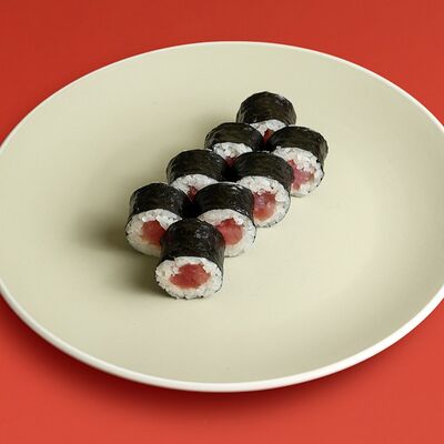 Хосомаки Тунец в SushiMe по цене 339 ₽