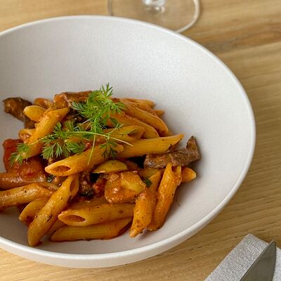 Пенне с говядиной в соусе ромеско в Matilda по цене 880 ₽