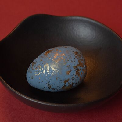 Яйцо дракона (белый шоколад, мусс пломбир, дыня) в Ики изакая по цене 380 ₽