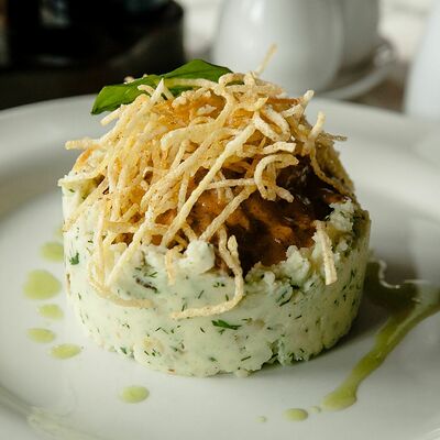 Бефстроганов с картофельным пюре в Veranda Shaffran Шафран по цене 1050 ₽