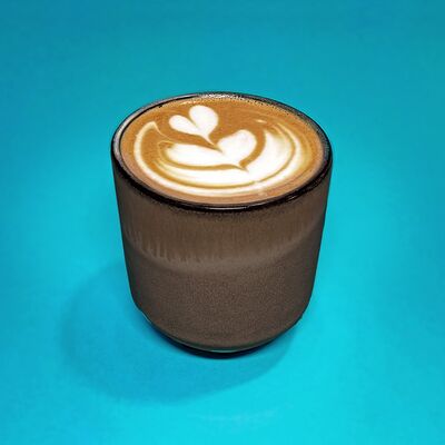 Флэт уайт в Papa cake по цене 320 ₽