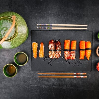 Нигири с угрем в Uchu Sushi Yaki по цене 490 ₽