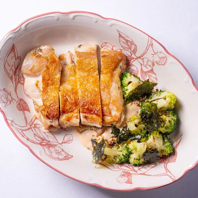 Бедро цыпленка с брокколи в Бистро Рыба Мечты по цене 990 ₽