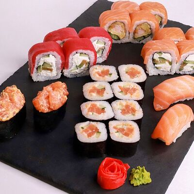 Сет филомания в Sushi Kiosk по цене 2350 ₽