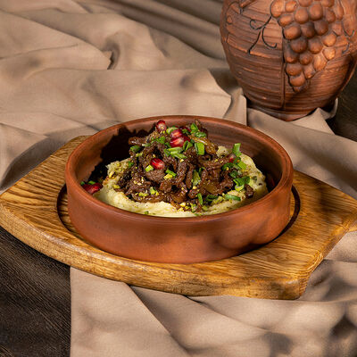 Говядина в гранатовом соусе в Аджикинежаль по цене 1040 ₽