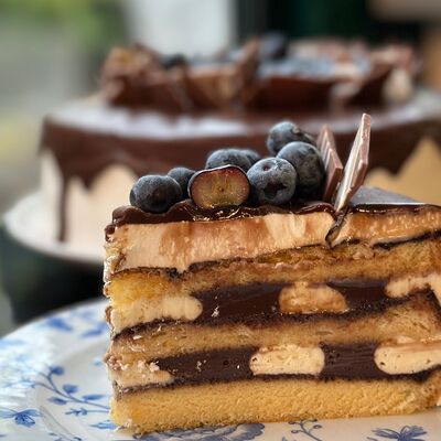 Milka Cake в Friends Forever Botanica по цене 830 ₽