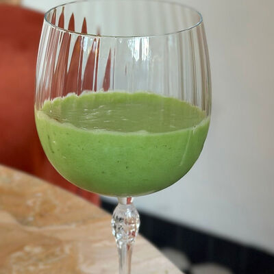 Смузи Сельдерей и яблоко в Мандарин по цене 495 ₽