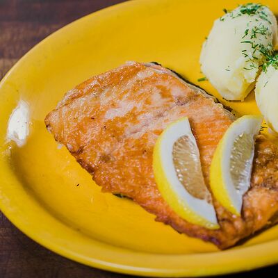 Форель жареная в Толстый Goose по цене 1050 ₽