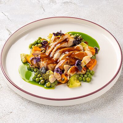 Бедро цыпленка с овощным соте в Шоколадница по цене 690 ₽