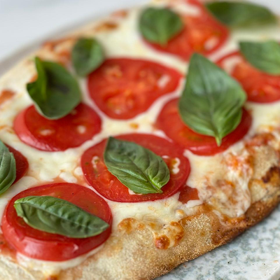 Пицца Маргарита в Prana по цене 790 ₽