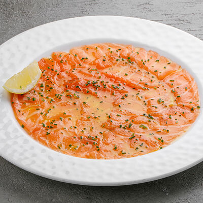 Карпаччо из свежей форели в Волга-Волга по цене 1190 ₽