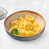 Пельмени с креветкой и сметаной в Река Море