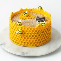 Торт Пчёлка в Cream Royal Bakery