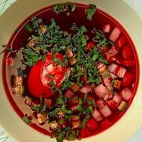 Холодный борщв Кофе Булочки Вино