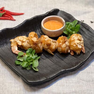 Креветки темпура с миндалем в Pride Cafe&bar по цене 890 ₽