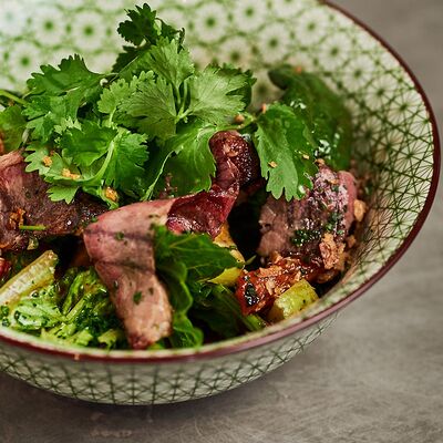 Тёплый салат в Полтора тигра по цене 540