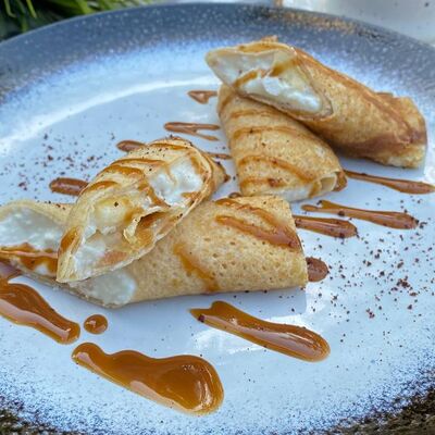 Блины с творогом, бананом и карамелью в Моё место по цене 341 ₽