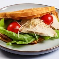 Вафля цезарь с курицей в Sowa