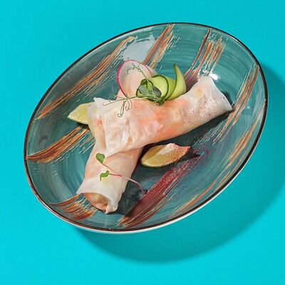 Рулетики из рисовой бумаги с огурцом и креветками в сладком чили в Kiss по цене 375