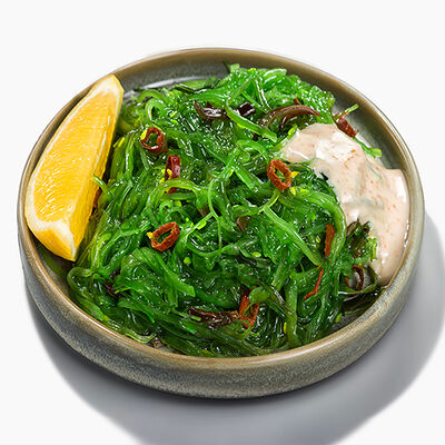 Салат Кайсо в Вкус и лосось по цене 460 ₽