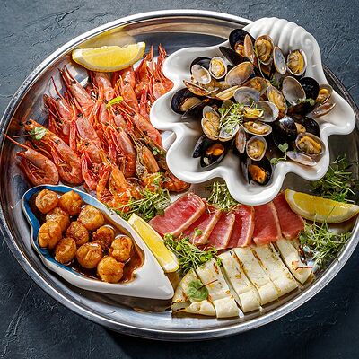 Сет из морепродуктов в Этажи по цене 4900 ₽