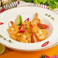 Ньокки с креветками в соусе том-ям в Луиджи & Тосё