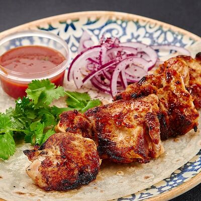 Шашлык из куриного бедра в Мясо есть по цене 449 ₽