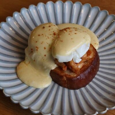 Том ям бенедикт с креветками в KIZOKU по цене 850 ₽