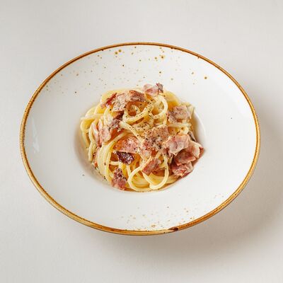 Паста карбонара в Buana cafe по цене 1020 ₽