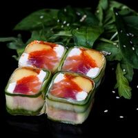 Сашими-ролл с лососем в Бандзай sushi