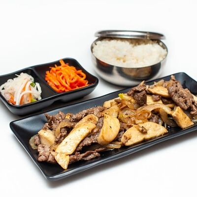 Пульгоги с грибами в Kimchi по цене 780 ₽