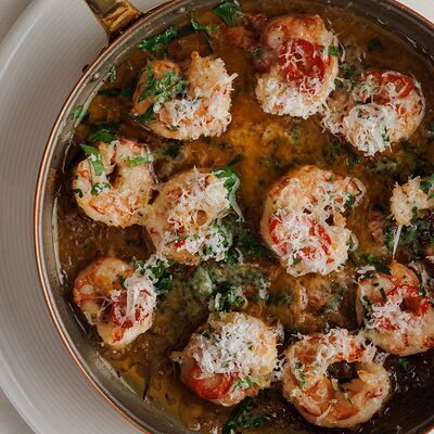 Чесночные креветки, пармезан в L Atelier Petrovka по цене 1800 ₽