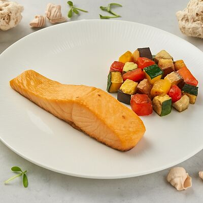 Лосось с жареными овощами в Территория вкуса Novelty по цене 2500 ₽