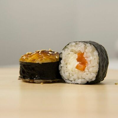Запеченный копченый лосось Сушими в Сушими по цене 890 ₽