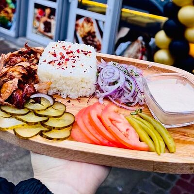 Донер над рисом в Istanbul shef doner 24 по цене 400 ₽