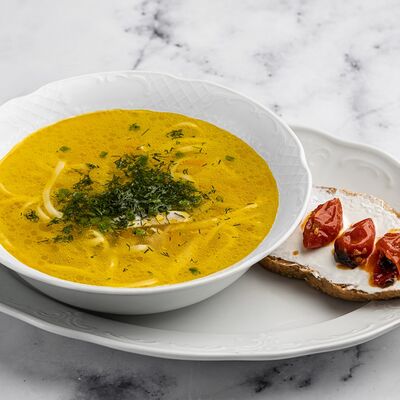 Куриный суп с яичной лапшой в Патис по цене 472 ₽