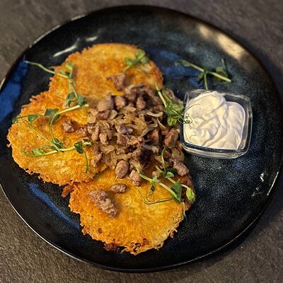 Драники по-деревенски в Жар-пицца по цене 290 ₽