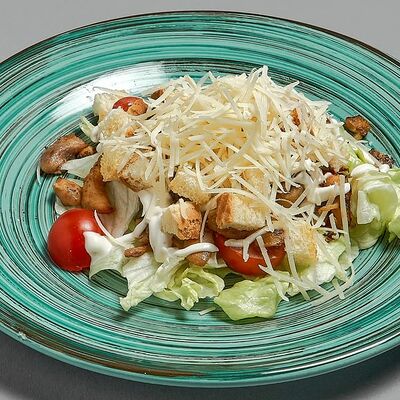 Салат Цезарь в Хука Lounge по цене 550 ₽