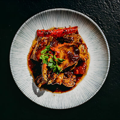 Фаланги краба в соусе черный перец в Mr. Lee по цене 3900 ₽