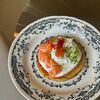 Драник с копченой сметаной и яйцом пашот в Keny coffeebreakfast по цене 400