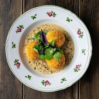 Курные биточки с грибным соусом в MANANA