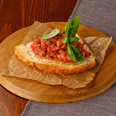 Брускетта с томатами в Casa Mia по цене 255 ₽
