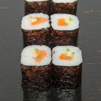 Ролл Лосось и огурец в Toto Sushi