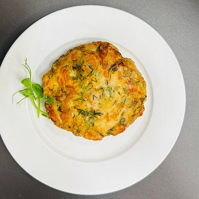 Котлета из рубленного мяса с кляром и зеленью в Рябинушка по цене 280 ₽