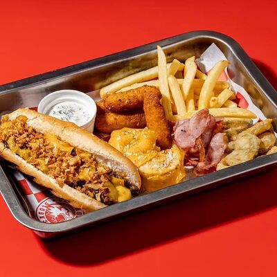 Поднос с чизстейком в Yolo по цене 1540 ₽