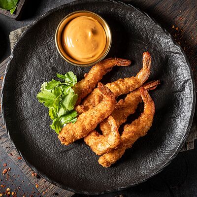 Креветки темпура с соусом спайсив Лапша и Утка по цене 790 ₽