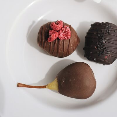 Сухофрукты в шоколаде в Angel Cakes по цене 1170 ₽