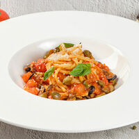 Паста Спагетти с томатом и базиликом в Bon Bon